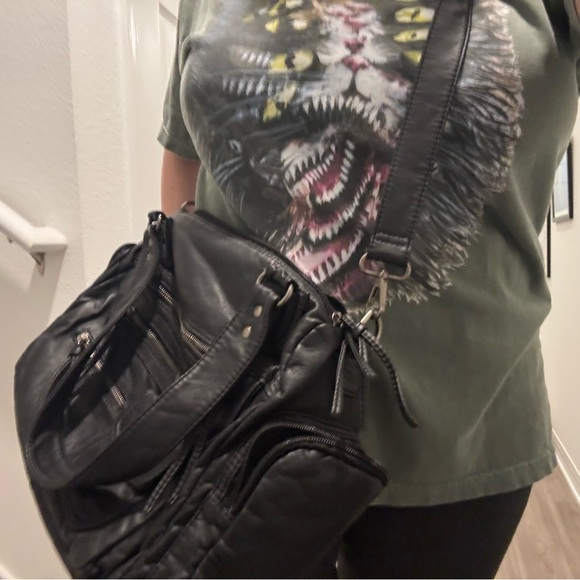 Like ๐! Vintage Style Faux Leather / Vegan Bag - Picture 5 of 15